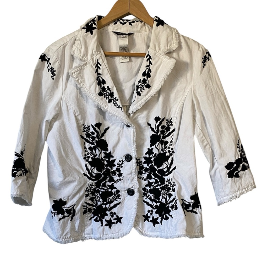 Attitude Black Floral Embroidered White Blazer fringe edges size Large petite